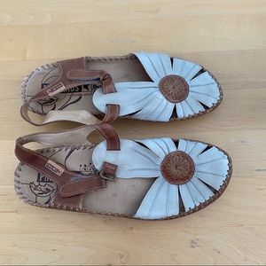 Like New! PIKOLINOS Leather Sandals